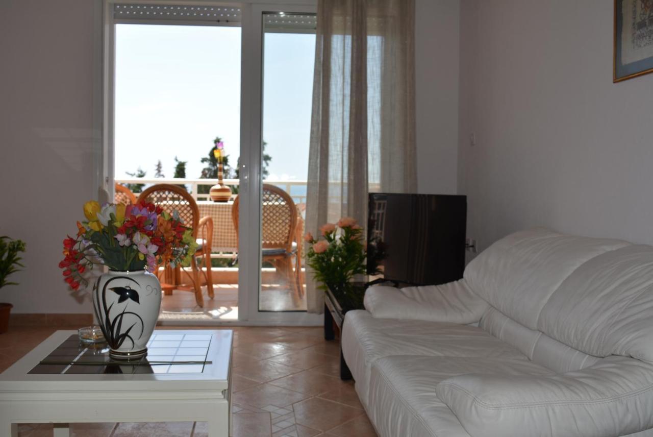 Panos Apartments Gerakini Esterno foto